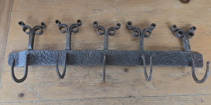 WROUGHT IRON RACK WITH HOOKS