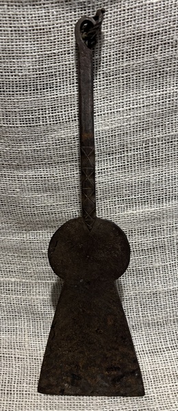 18th c. Wrought Iron Keyhole Spatula